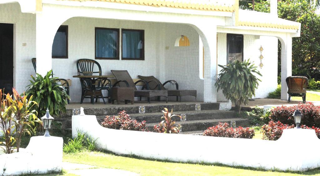 Casa Del Mar Beach Resort San Remigio  المظهر الخارجي الصورة